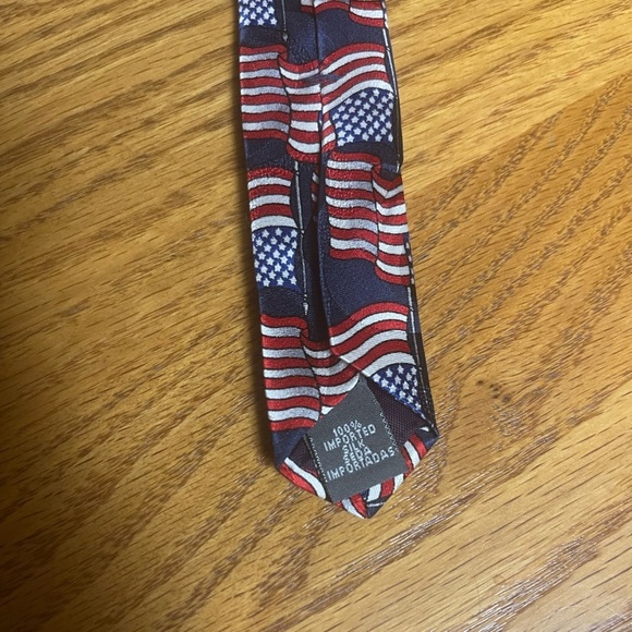 America Traditions Patriotic American Flag Tie - Picture 3 of 3